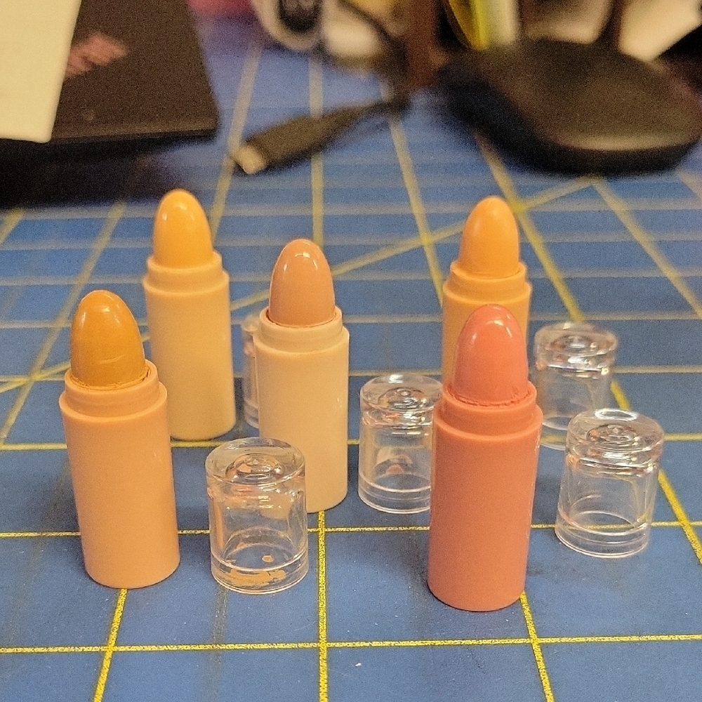 Set of 5 Lip Balm 1.5" Sticks in Assorted Natural Nude Colors New